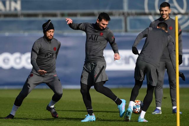 文班25+9马刺大胜爵士 布克40分太阳逆转快船